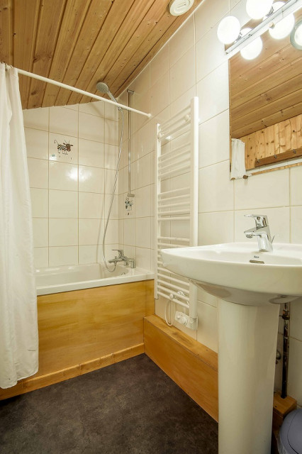 Salle de bain 2, Appartement 6P12, Résidence Le Panoramic, La Rosière Salle de bain 2, Appartement 6P12, Résidence Le Panoramic, La Rosière