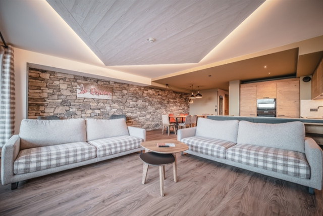 Photo 2 Photo 2