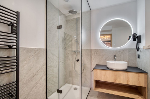 Photo 4 Photo 4