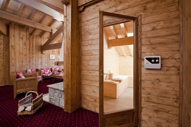 Sauna privé, Appartement APT12A14, Chalet le Refuge, La Rosière, vue 1 sauna-prive-appartement-APT12A14-chalet-le-refuge-la-rosiere-vue-1