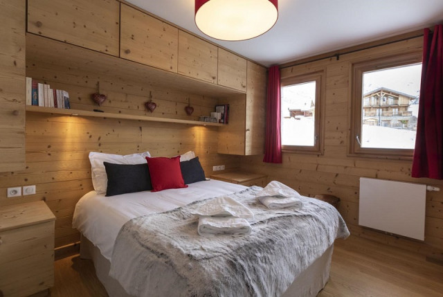 Chambre 3, Appartement Arnica RIT001, Chalet Grivola, La Rosière, vue 1 chambre-3-appartement-arnica-RIT001-chalet-grivola-la-rosiere-vue-1
