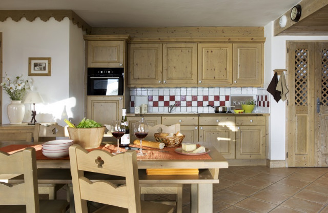 Séjour, Appartement 2P4, Les Cimes Blanches, La Rosière, vue 2 sejour-appartement-2P4-les-cimes-blanches-la-rosiere-vue-2