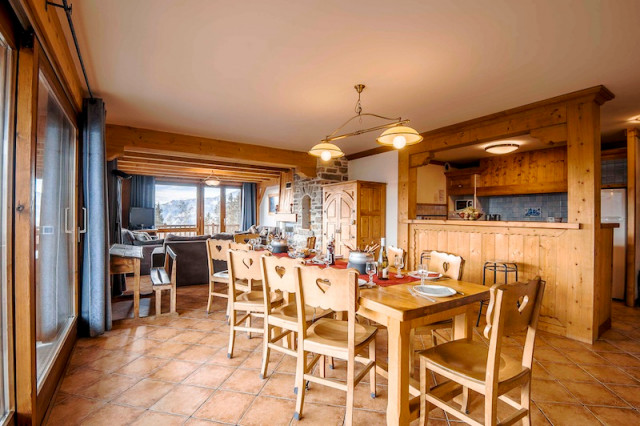 Séjour, Appartement Belina, Chalet l'Ourson, La Rosière, vue 2