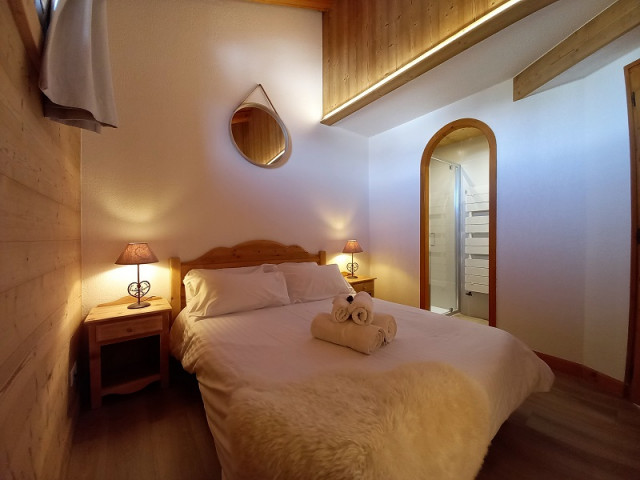 chambre-1-appartement-CRYS6-le-crystal-la-rosiere-vue-2