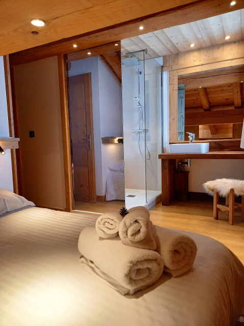 chambre-2-appartement-CRYS6-le-crystal-la-rosiere-vue-3