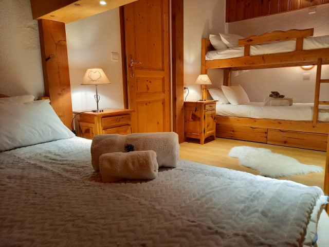 chambre-4-appartement-crys7-chalet-le-crystal-la-rosiere-vue-1