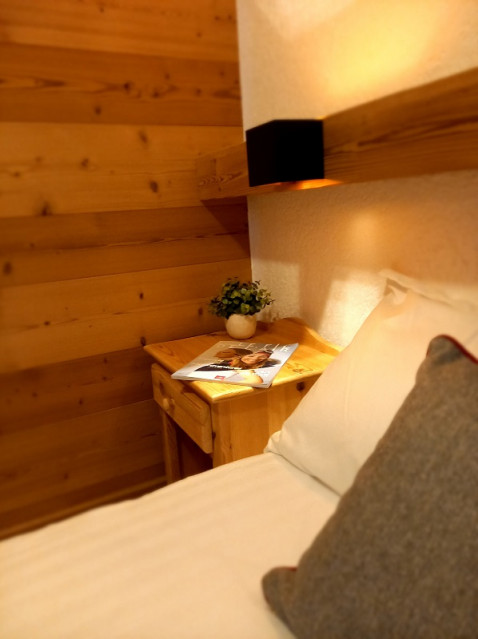 chambre-1-appartement-crys7-chalet-le-crystal-la-rosiere-vue-3