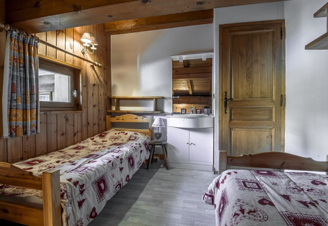 Chambre 3, Appartement CH001C, Chalet Les Charmettes, La Rosière chambre-3-appartement CH001C-chalet-les-charmettes-la-rosiere