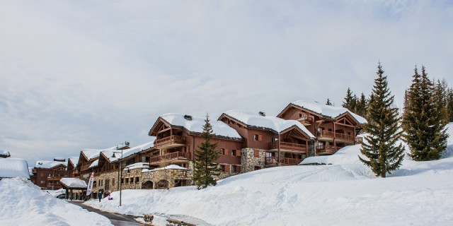 exterieur-de-la-residence-les-cimes-blanches-la-rosiere-vue-3