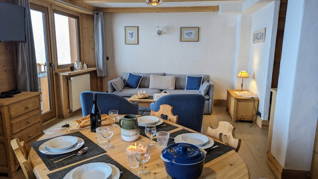 gentiane-table-salonweb-3021987 gentiane-table-salonweb-3021987