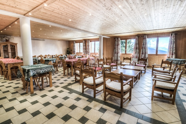 grande-salle-groupe-tyrol-la-rosiere-1272772 grande-salle-groupe-tyrol-la-rosiere-1272772
