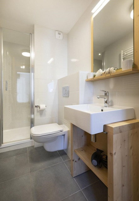 Salle de bain, Appartement Muscari RIT006, Chalet Grivola, La Rosière salle-de-bain-appartement-muscari-RIT006-chalet-grivola-la-rosiere