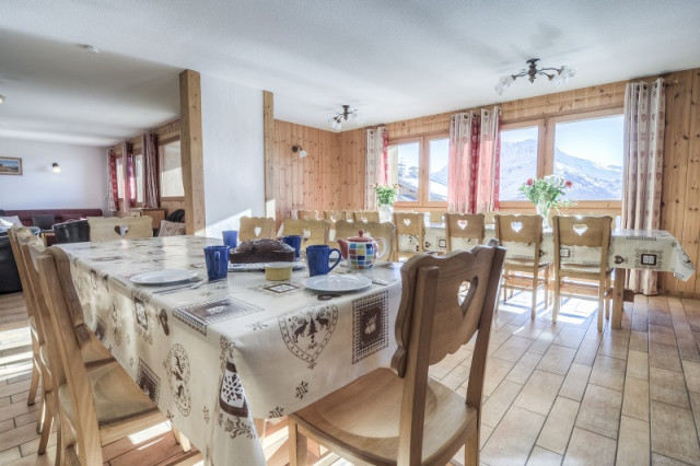 Salle à manger, Appartement APTN2, Le Planica, La Rosière salle-a-manger-appartement-APTN2-le-planica-la-rosiere