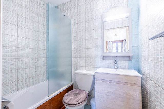 Salle de bain chambre 2, Le Tyrol, La Rosière Salle de bain chambre 2, Le Tyrol, La Rosière