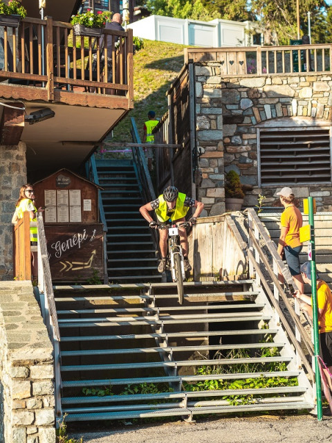 Trophée des Ruelles, descente d'escaliers, La Rosière Réservation