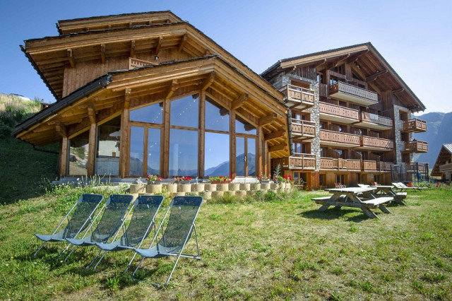 Vue d'ensemble du jardin, Résidence Le Panoramic, La Rosière Vue d'ensemble du jardin, Résidence Le Panoramic, La Rosière