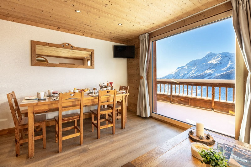 Séjour, Appartement CRYS6, Le Crystal, La Rosière, vue 2 Séjour, Appartement CRYS6, Le Crystal, La Rosière, vue 2