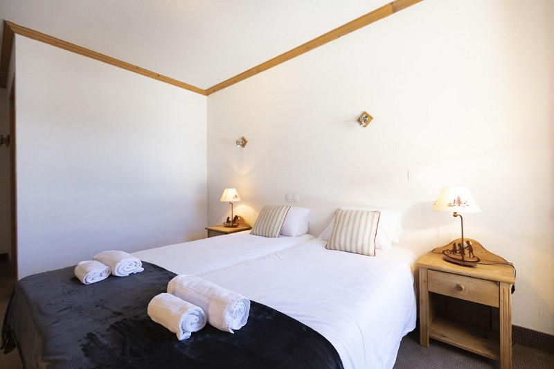 Chambre 1, Appartement 2, Chalet Les Perdrix,  La Rosière, vue 4 - © Manu REYBOZ, Mountain Collection chambre-1-appartement-2-chalet-les-perdrix-la-rosiere-vue-4