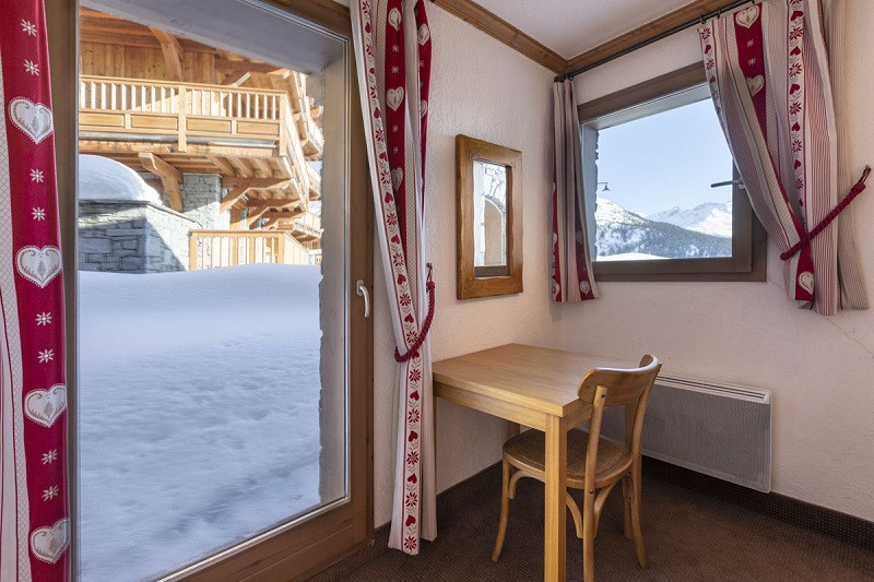 Chambre 1, Appartement 1, Chalet Les Perdrix,  La Rosière, vue 3 - © Manu REYBOZ, Mountain Collection chambre-1-appartement-1-chalet-les-perdrix-la-rosiere-vue-3