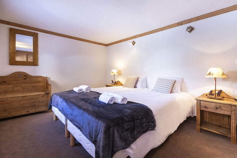 Chambre 2, Appartement 1, Chalet Les Perdrix,  La Rosière, vue 2 - © Manu REYBOZ, Mountain Collection chambre-2-appartement-1-chalet-les-perdrix-la-rosiere-vue-2