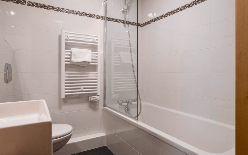 Room 202770-551333 Room 202770-551333