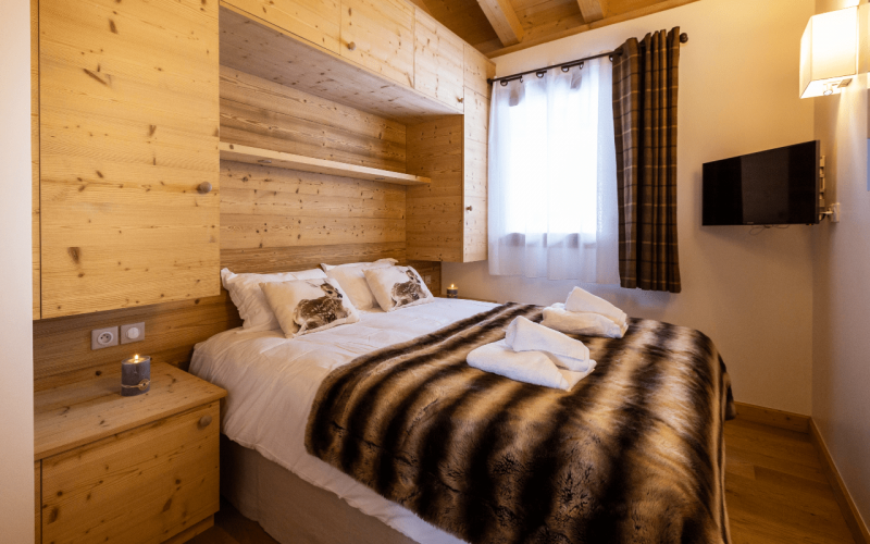 Room 202770-551333 Room 202770-551333