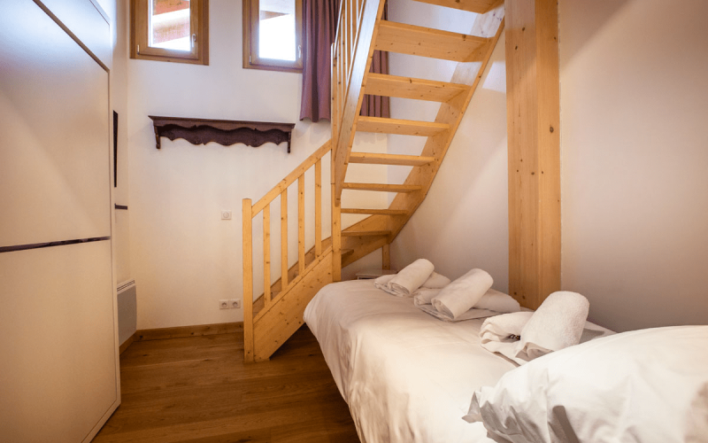 Room 202763-551323 Room 202763-551323