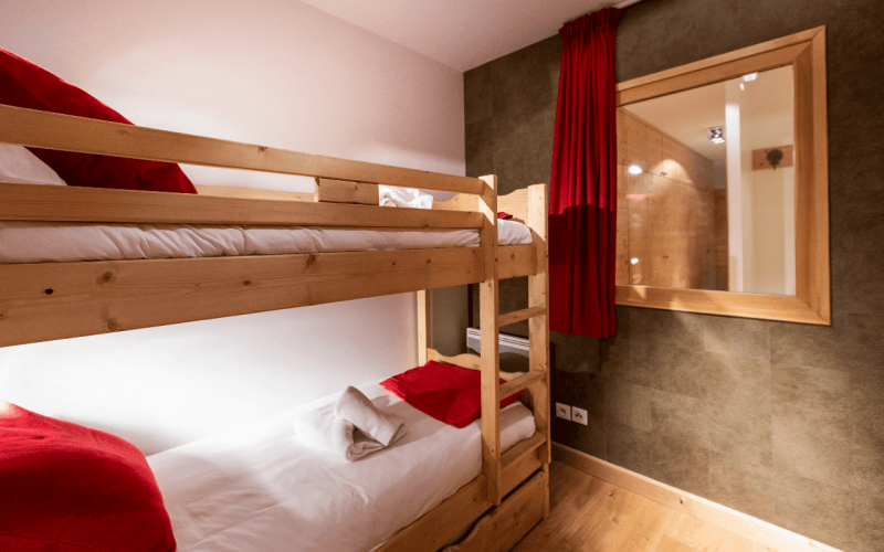 Room 202764-551324 Room 202764-551324