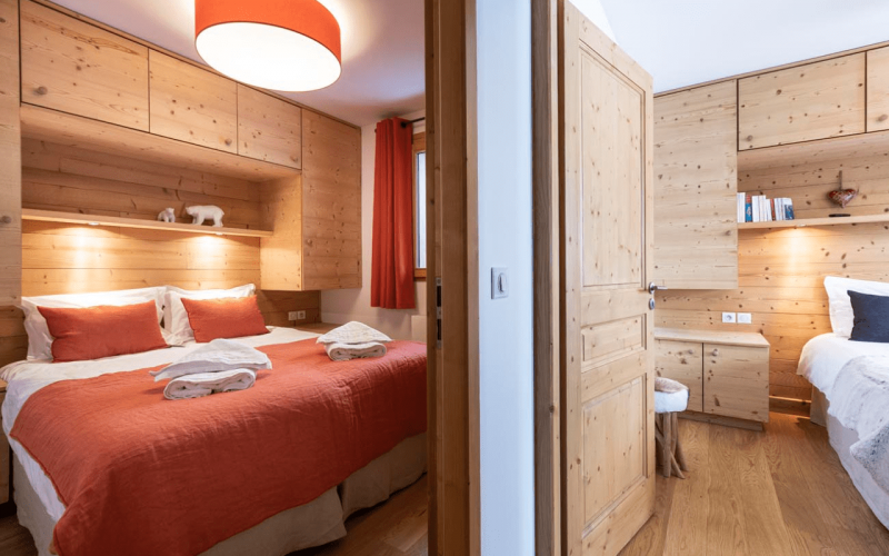 Room 202745-551301 Room 202745-551301