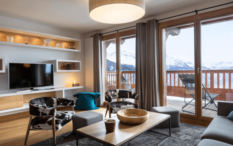 Room 202746-551302 Room 202746-551302