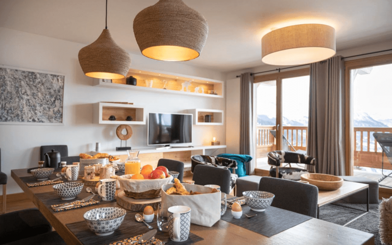 Room 202746-551302 Room 202746-551302