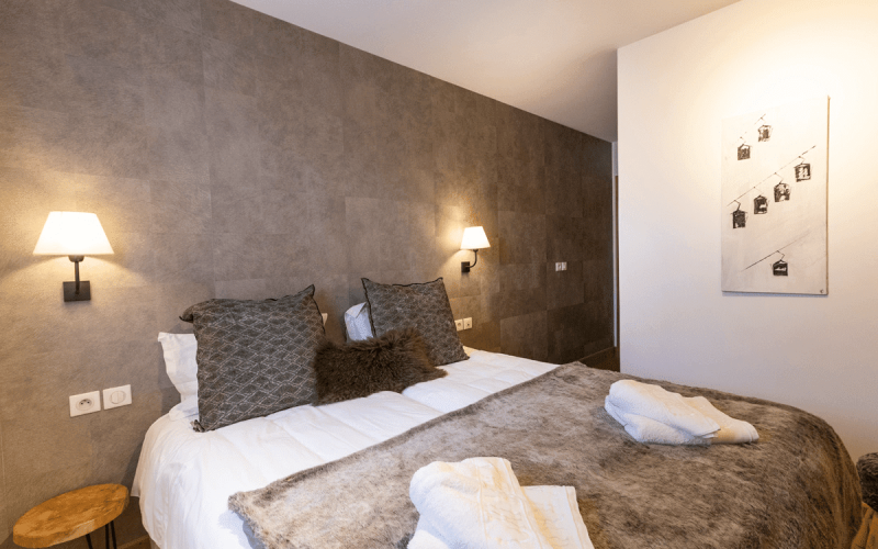 Room 202746-551302 Room 202746-551302