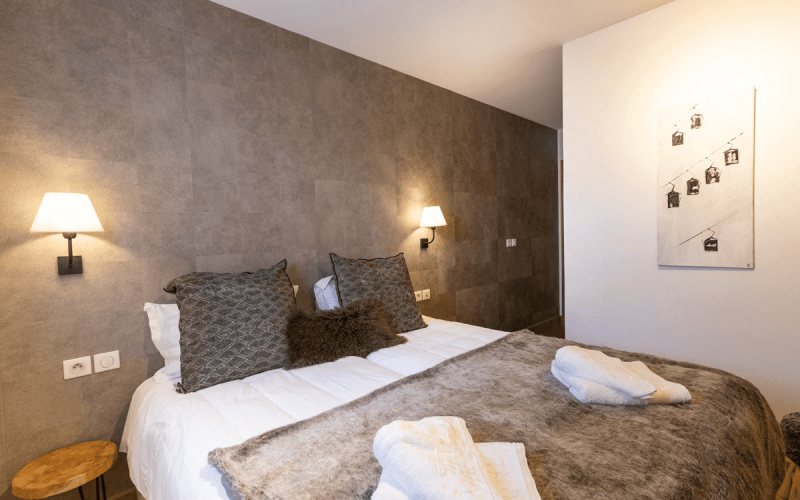 Room 202746-551302 Room 202746-551302