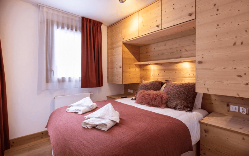 Room 202746-551302 Room 202746-551302