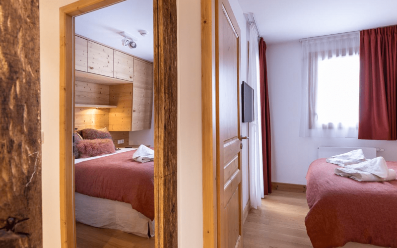 Room 202746-551302 Room 202746-551302