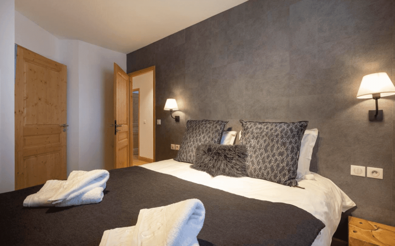 Room 202746-551302 Room 202746-551302