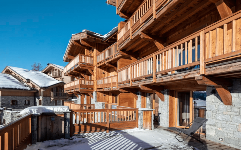 Room 202747-551303 Room 202747-551303