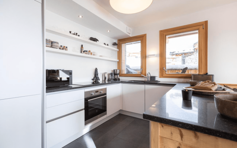 Room 202747-551303 Room 202747-551303