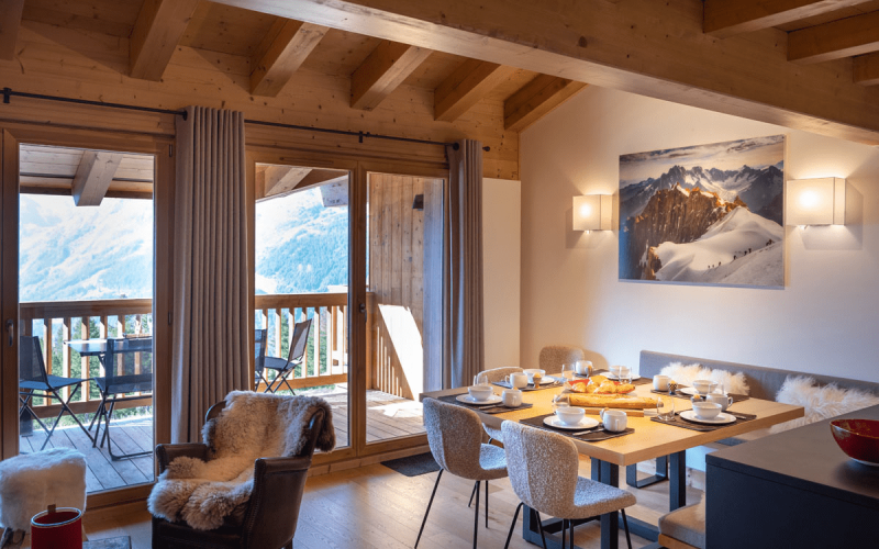 Room 202749-551305 Room 202749-551305