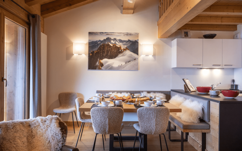 Room 202749-551305 Room 202749-551305