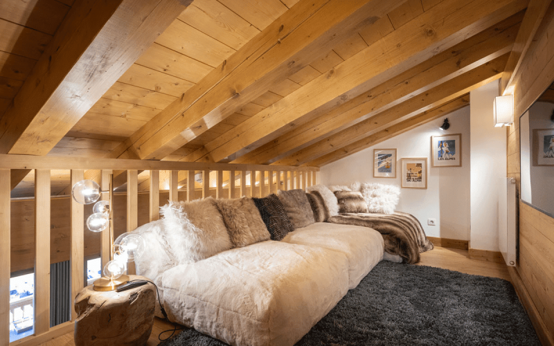 Room 202749-551305 Room 202749-551305