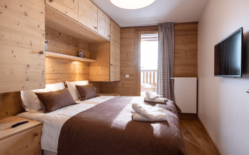 Room 202749-551305 Room 202749-551305