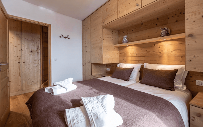Room 202749-551305 Room 202749-551305