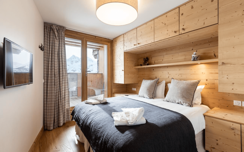 Room 202749-551305 Room 202749-551305