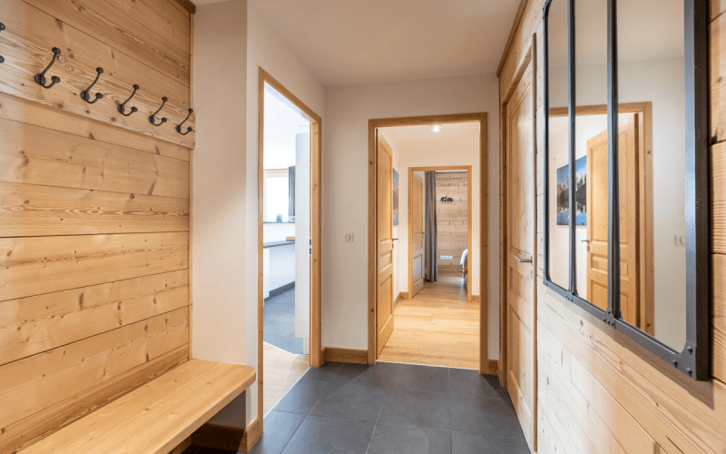 Room 202751-551308 Room 202751-551308