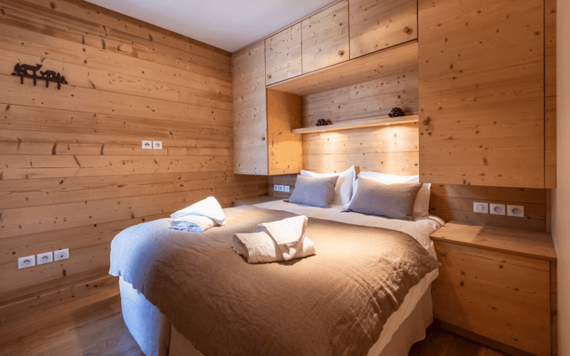 Room 202751-551308 Room 202751-551308