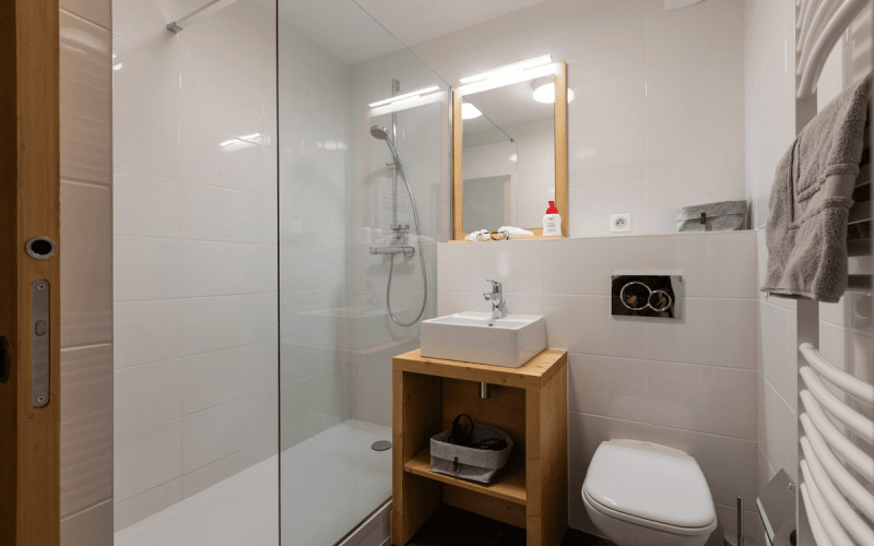 Room 202751-551308 Room 202751-551308