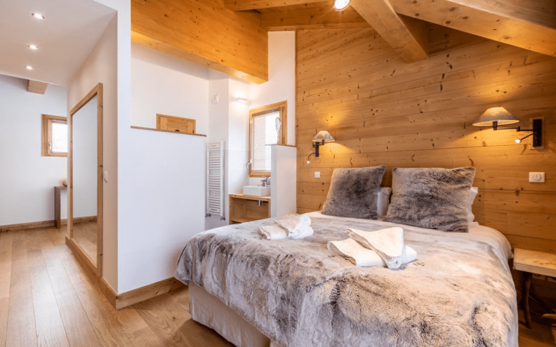 Room 202756-551314 Room 202756-551314