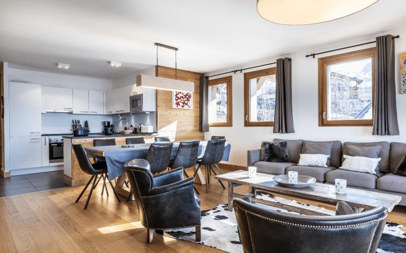 Room 202745-551301 Room 202745-551301