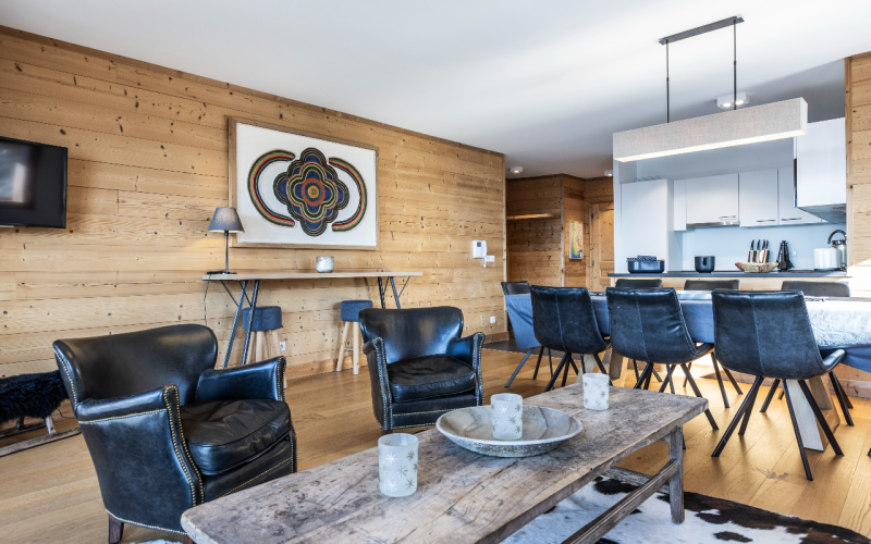 Room 202745-551301 Room 202745-551301